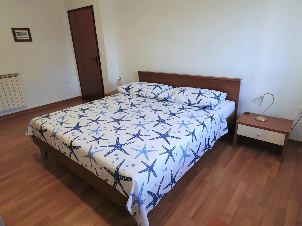 Apartment "House Tigra" Ровинь Экстерьер фото
